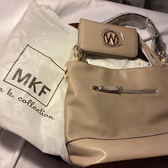New purse bag wallet neutral shoulder strap gold beige Mia K Collection emblem - Picture 1 of 12